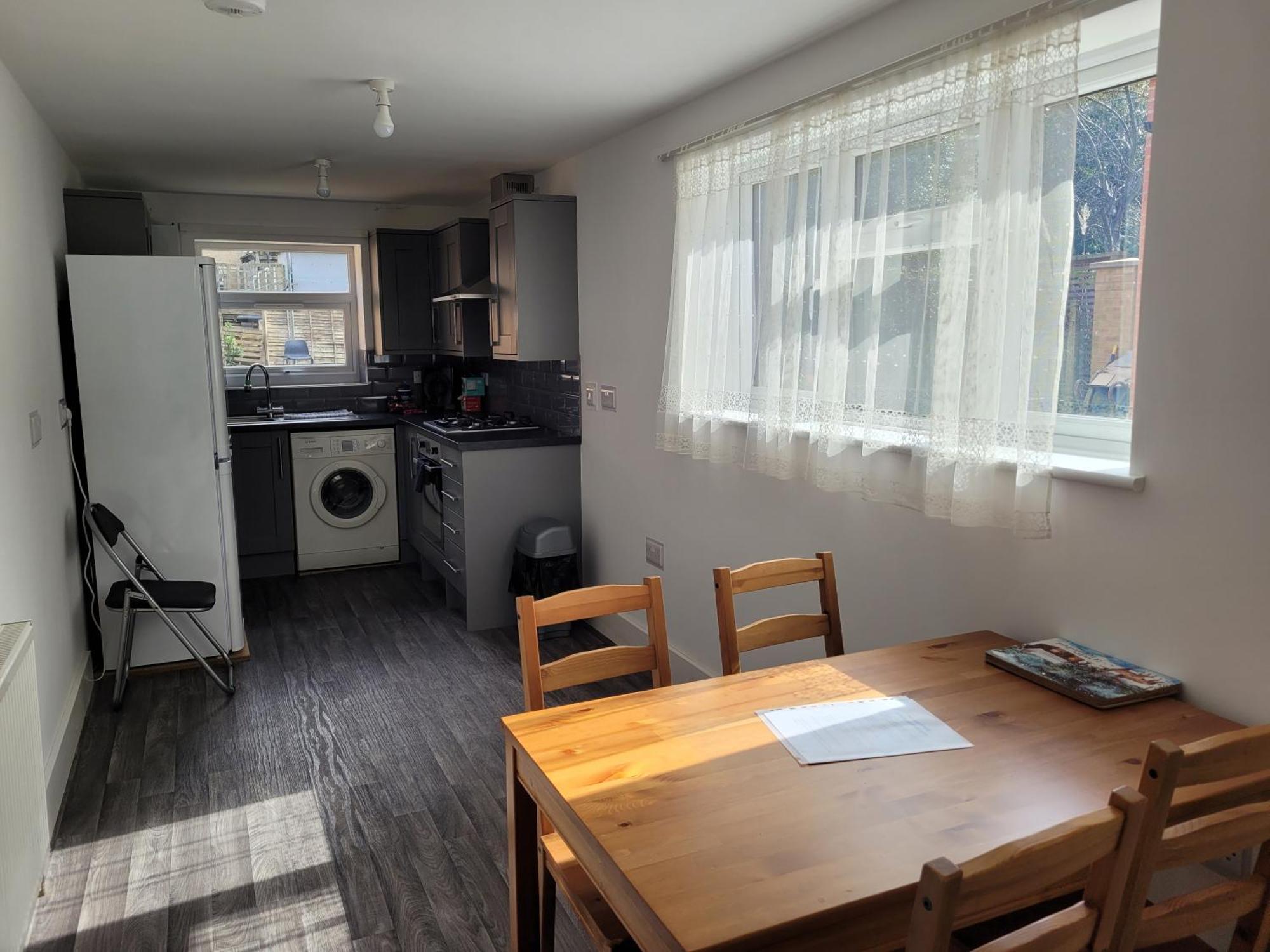 Lovely 2-Bed Fully Refurbished House In London Villa Esterno foto